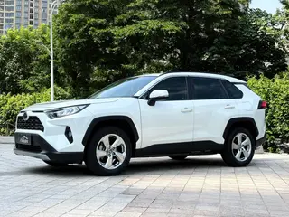 Toyota RAV4 2020 2.0L CVT Versión de moda con tracción en dos ruedas