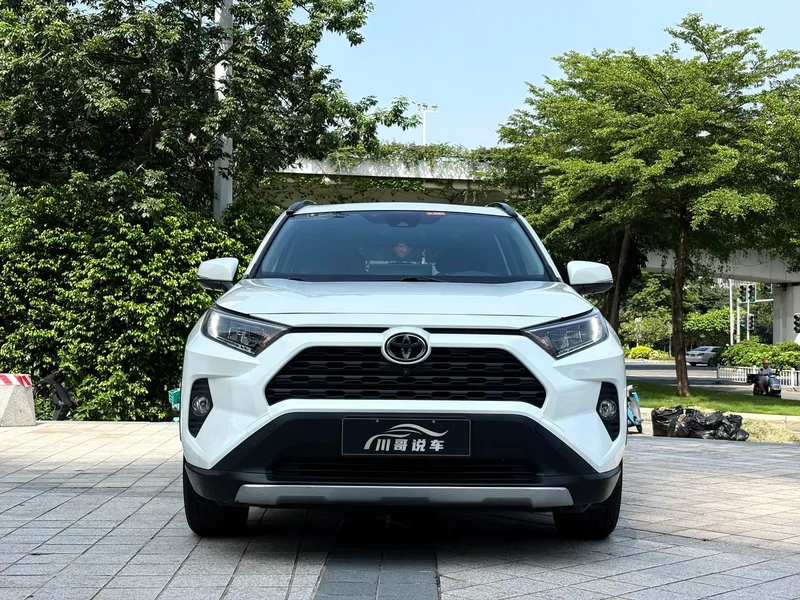 Toyota RAV4 2020 2.0L CVT Two-Drive Fashion Edition exterior photo 2 Toyota RAV4 2020 2.0L CVT Two-Drive Fashion Edition exterior photo 2