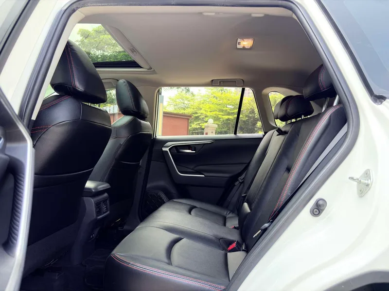 Toyota RAV4 2020 2.0L CVT Two-Drive Fashion Edition exterior photo 5 Toyota RAV4 2020 2.0L CVT Two-Drive Fashion Edition exterior photo 5