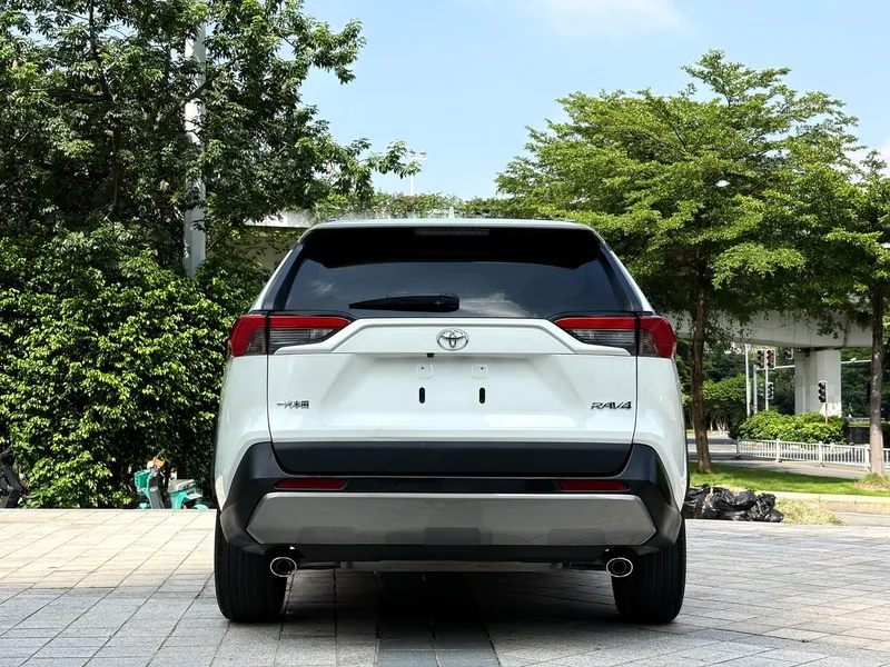 Toyota RAV4 2020 2.0L CVT Two-Drive Fashion Edition interior photo 8 Toyota RAV4 2020 2.0L CVT Two-Drive Fashion Edition interior photo 8