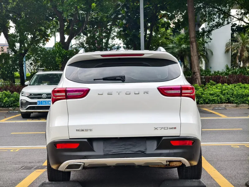 Jetour X70 2018 1.5T Manual Yue Line Edition interior photo 8 Jetour X70 2018 1.5T Manual Yue Line Edition interior photo 8