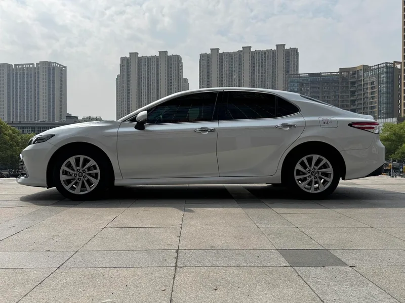 Toyota Camry 2021 2.0G Edición de lujo exterior foto 5 Toyota Camry 2021 2.0G Edición de lujo exterior foto 5