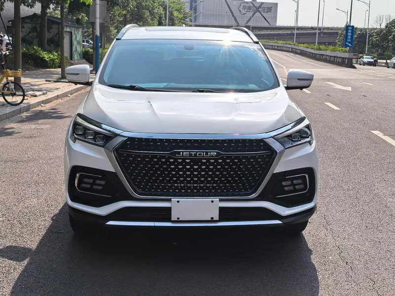 Jetour X95 2019 1.6T DCT Explore Pro version 5 seat exterior photo 2 Jetour X95 2019 1.6T DCT Explore Pro version 5 seat exterior photo 2