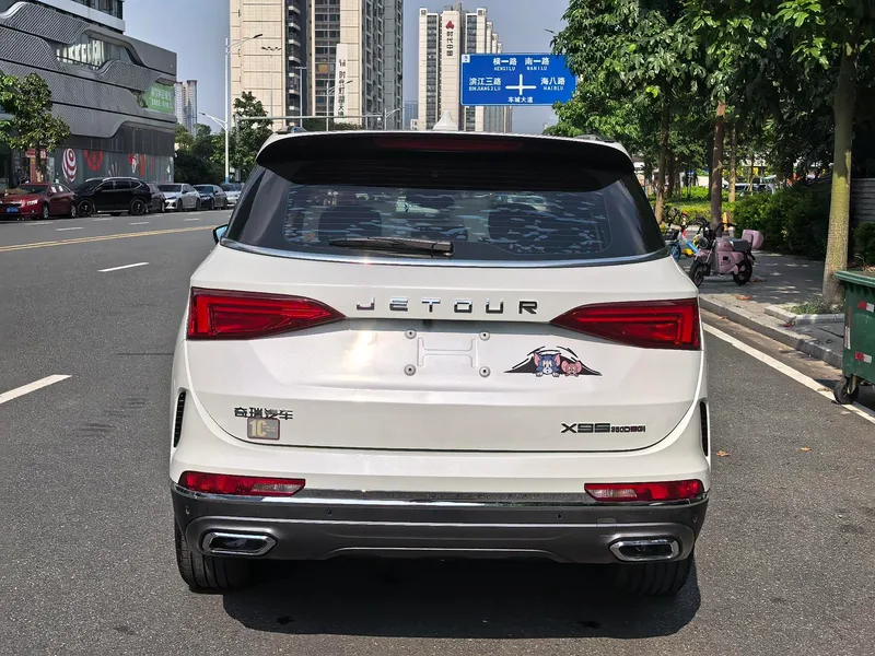 Jetour X95 2019 1.6T DCT Explore Pro version 5 seat exterior photo 5 Jetour X95 2019 1.6T DCT Explore Pro version 5 seat exterior photo 5