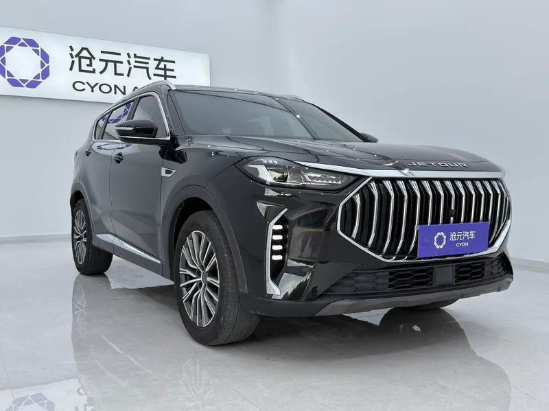 Jetour X70 PLUS 2023 1.5T DCT Brave person PLUS 7 seat exterior photo 2 Jetour X70 PLUS 2023 1.5T DCT Brave person PLUS 7 seat exterior photo 2