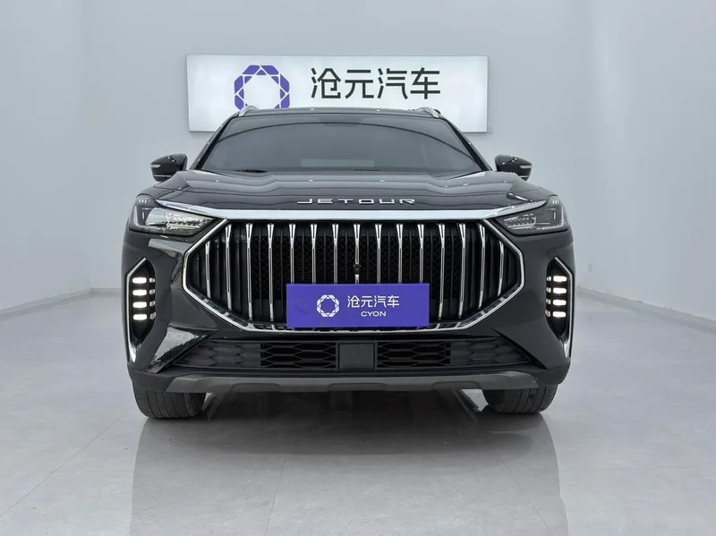 Jetour X70 PLUS 2023 1.5T DCT Brave person PLUS 7 seat exterior photo 3 Jetour X70 PLUS 2023 1.5T DCT Brave person PLUS 7 seat exterior photo 3