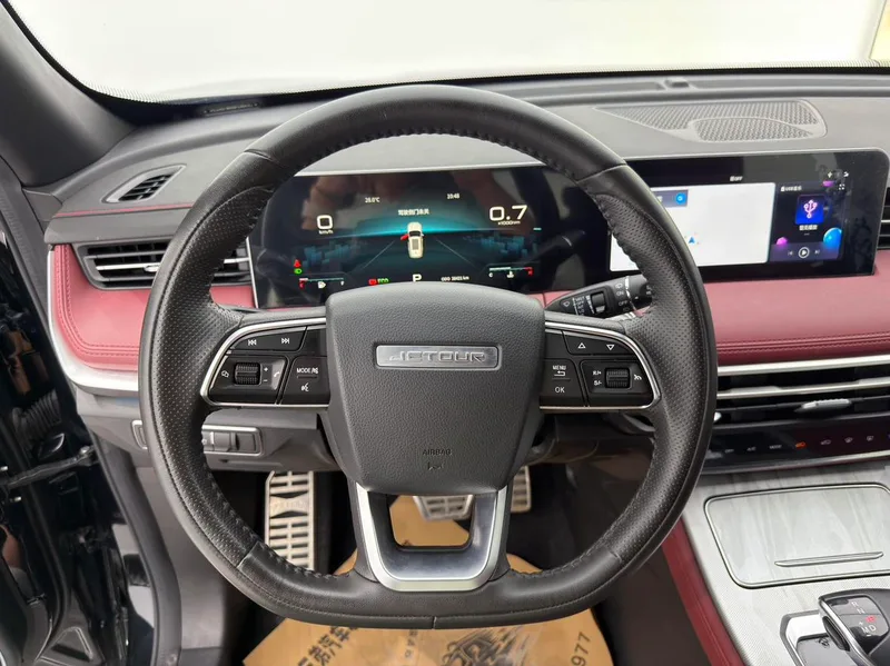 Jetour X70 PLUS 2023 1.5T DCT Brave person PLUS 7 seat interior photo 11 Jetour X70 PLUS 2023 1.5T DCT Brave person PLUS 7 seat interior photo 11