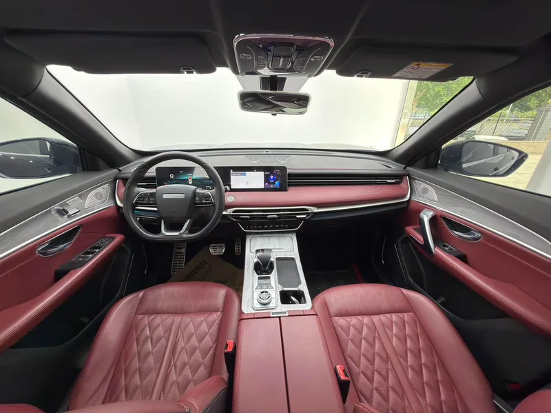 Jetour X70 PLUS 2023 1.5T DCT Brave person PLUS 7 seat interior photo 16 Jetour X70 PLUS 2023 1.5T DCT Brave person PLUS 7 seat interior photo 16