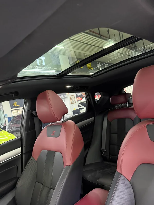 Geely Coolray 2021 260T DCT Battle интерьер фото 15 Geely Coolray 2021 260T DCT Battle интерьер фото 15