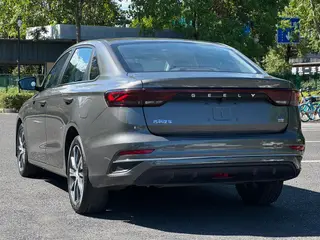 Geely Emgrand 2023 4e génération Version championnat 1.5L CVT Type de luxe extérieur photo 3 Geely Emgrand 2023 4e génération Version championnat 1.5L CVT Type de luxe extérieur photo 3