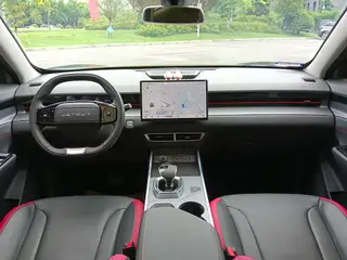Jetour Dasheng 2025 1.5T DCT Élite interior foto 6