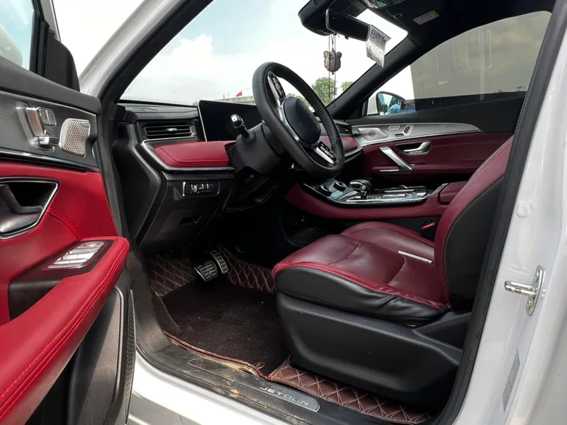 Jetour X70 PLUS 2021 Zhuge 1.6T DCT Wolong 7 Asiento exterior foto 4 Jetour X70 PLUS 2021 Zhuge 1.6T DCT Wolong 7 Asiento exterior foto 4