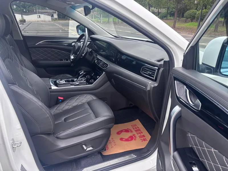 Jetour X95 2019 1.6T DCT Explore Pro version 7 seat interior photo 7