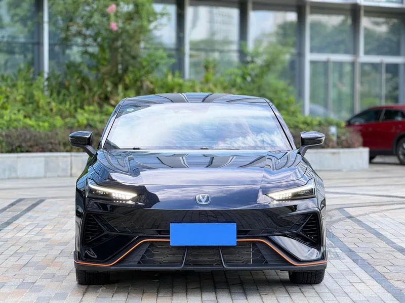 Changan UNI-V 2025 Third generation 2.0T Jin Qing type exterior photo 3