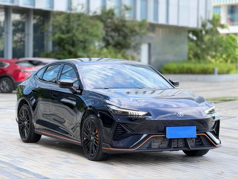 Changan UNI-V 2025 Third generation 2.0T Jin Qing type exterior photo 5
