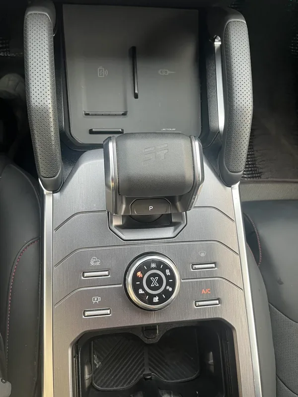 Jetour T2 2023 2.0TD Tracción a las cuatro ruedas Cruzando PRO interior foto 11