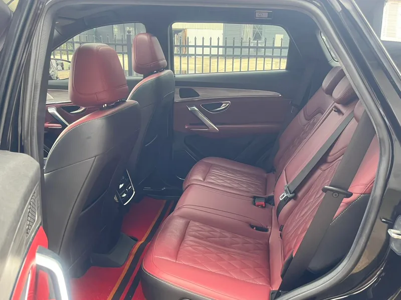 Jetour X70 PLUS 2023 1.5T DCT Brave person PLUS 7 seat interior photo 6