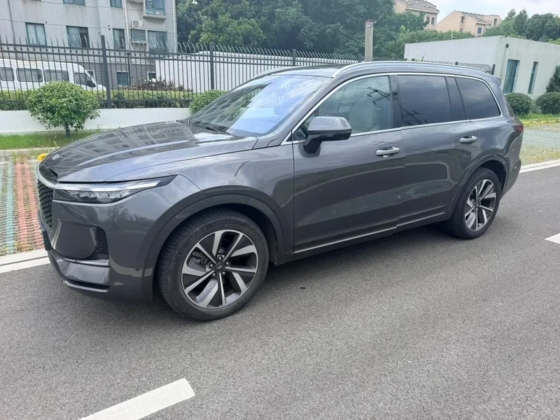 Li Auto ONE 2021 extended range 6 Seat plate exterior photo 1 Li Auto ONE 2021 extended range 6 Seat plate exterior photo 1