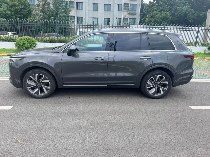 Li Auto ONE 2021 extended range 6 Seat plate exterior photo 3 Li Auto ONE 2021 extended range 6 Seat plate exterior photo 3
