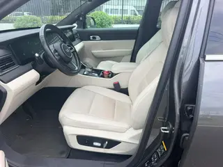 Li Auto ONE 2021 extended range 6 Seat plate interior photo 6 Li Auto ONE 2021 extended range 6 Seat plate interior photo 6