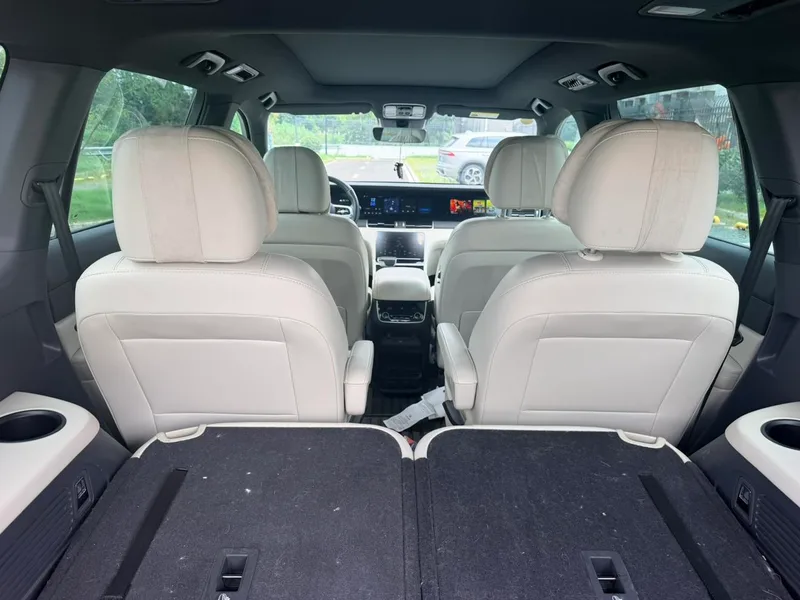 Li Auto ONE 2021 extended range 6 Seat plate interior photo 8 Li Auto ONE 2021 extended range 6 Seat plate interior photo 8