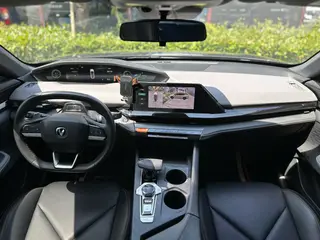 Changan UNI-V 2022 1.5T Finition premium intérieur photo 17