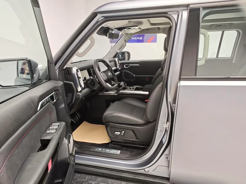 Jetour T2 2023 2.0TD Four-wheel drive Conquer PRO interior photo 13 Jetour T2 2023 2.0TD Four-wheel drive Conquer PRO interior photo 13