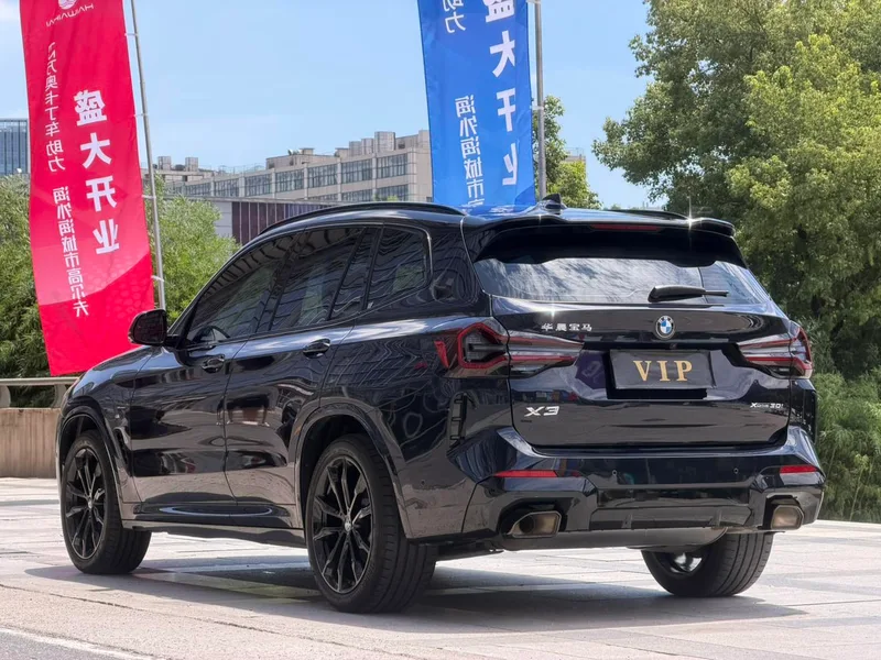 BMW X3 2023 xDrive30i Premium Class M Obsidian Night Suit interior photo 9 BMW X3 2023 xDrive30i Premium Class M Obsidian Night Suit interior photo 9