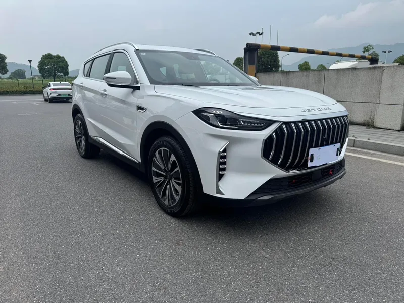 Jetour X70 PLUS 2024 Champion Edition 1.5T DCT Champion PRO 5 seat exterior photo 3 Jetour X70 PLUS 2024 Champion Edition 1.5T DCT Champion PRO 5 seat exterior photo 3