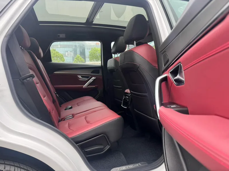 Jetour X70 PLUS 2024 Champion Edition 1.5T DCT Champion PRO 5 seat interior photo 11 Jetour X70 PLUS 2024 Champion Edition 1.5T DCT Champion PRO 5 seat interior photo 11