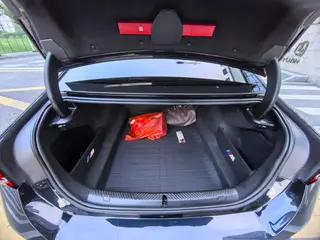 BMW 5 Series 2024 525Li M Sports suit interior photo 10 BMW 5 Series 2024 525Li M Sports suit interior photo 10
