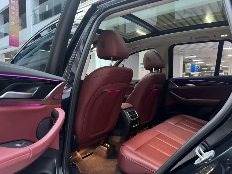 BMW X3 2022 Restyling xDrive25i M Sports suit interior photo 11 BMW X3 2022 Restyling xDrive25i M Sports suit interior photo 11