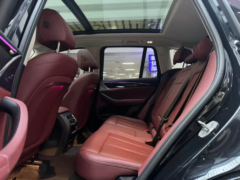 BMW X3 2022 Restyling xDrive25i M Sports suit interior photo 13 BMW X3 2022 Restyling xDrive25i M Sports suit interior photo 13