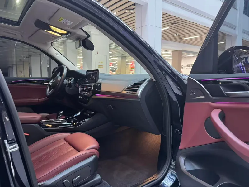 BMW X3 2022 Restyling xDrive25i M Sports suit interior photo 14 BMW X3 2022 Restyling xDrive25i M Sports suit interior photo 14