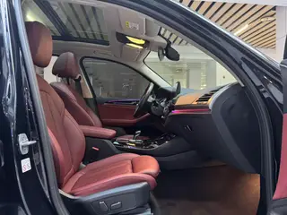 BMW X3 2022 Restyling xDrive25i M Sports suit interior photo 15 BMW X3 2022 Restyling xDrive25i M Sports suit interior photo 15