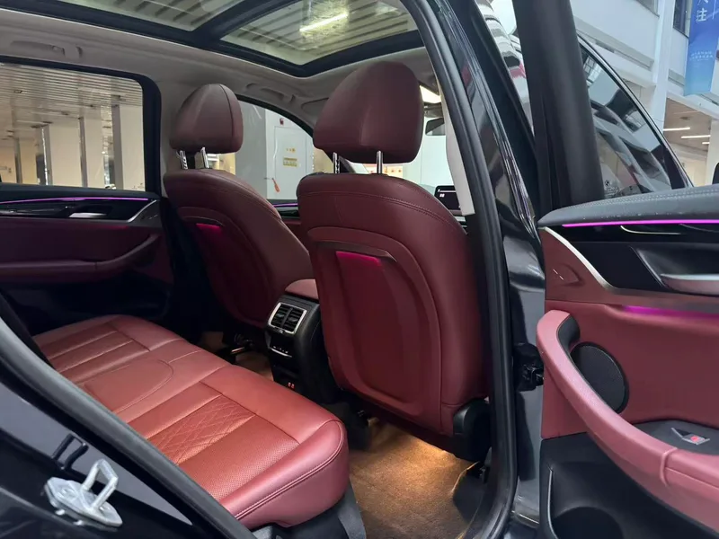 BMW X3 2022 Restyling xDrive25i M Sports suit interior photo 16 BMW X3 2022 Restyling xDrive25i M Sports suit interior photo 16