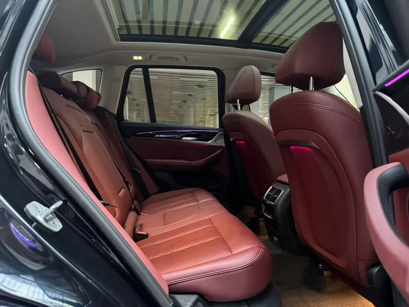 BMW X3 2022 Restyling xDrive25i M Sports suit interior photo 17 BMW X3 2022 Restyling xDrive25i M Sports suit interior photo 17