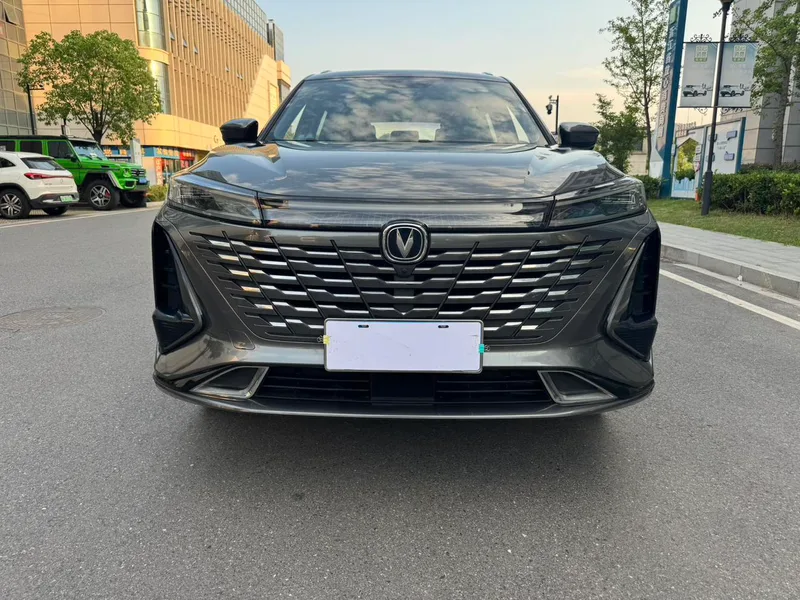 Changan CS75 PLUS 2023 Third generation 1.5T Automatic Deluxe exterior photo 2 Changan CS75 PLUS 2023 Third generation 1.5T Automatic Deluxe exterior photo 2
