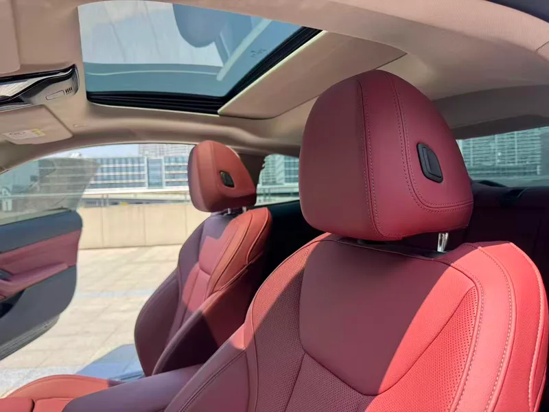BMW 4 Series 2024 425i M Sports suit interior photo 14 BMW 4 Series 2024 425i M Sports suit interior photo 14