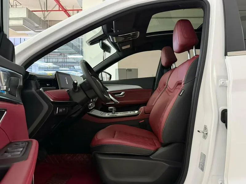 Jetour X70 PLUS 2024 Champion Edition 1.5T DCT Champion MAX 5 seat interior photo 6 Jetour X70 PLUS 2024 Champion Edition 1.5T DCT Champion MAX 5 seat interior photo 6