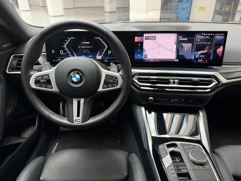 BMW 2 Series 2024 M240i Coupe interior photo 18 BMW 2 Series 2024 M240i Coupe interior photo 18