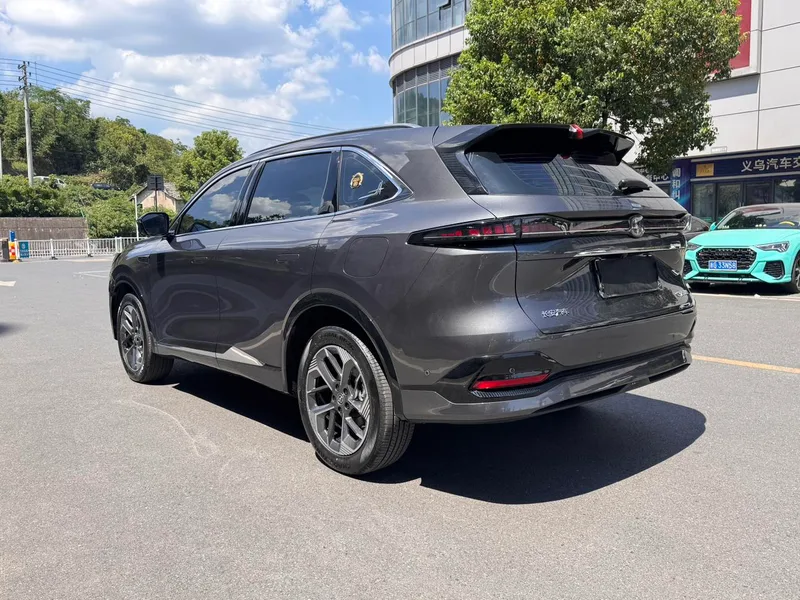 Changan CS75 PLUS 2025 Fourth generation 1.5T New Blue Whale Wisdom Flagship exterior photo 6 Changan CS75 PLUS 2025 Fourth generation 1.5T New Blue Whale Wisdom Flagship exterior photo 6