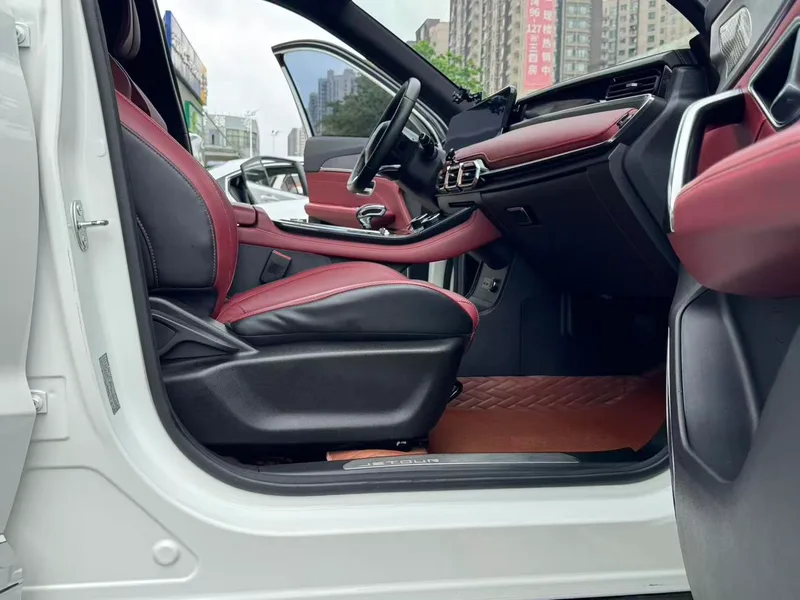 Jetour X70 PLUS 2021 1.6T DCT ground 7 seat interior photo 12 Jetour X70 PLUS 2021 1.6T DCT ground 7 seat interior photo 12