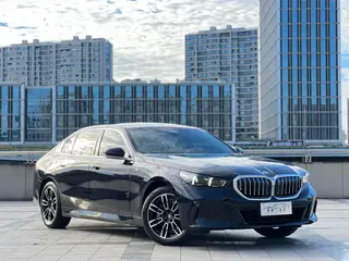 BMW 5 Series 2024 530Li Leading Type M Sports suit exterior photo 3 BMW 5 Series 2024 530Li Leading Type M Sports suit exterior photo 3