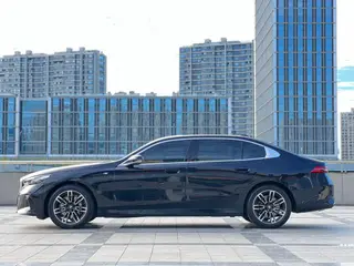BMW 5 Series 2024 530Li Leading Type M Sports suit exterior photo 4 BMW 5 Series 2024 530Li Leading Type M Sports suit exterior photo 4