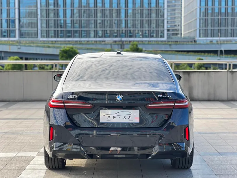 BMW 5 Series 2024 530Li Leading Type M Sports suit exterior photo 7 BMW 5 Series 2024 530Li Leading Type M Sports suit exterior photo 7