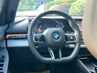 BMW 5 Series 2024 530Li Leading Type M Sports suit interior photo 12 BMW 5 Series 2024 530Li Leading Type M Sports suit interior photo 12