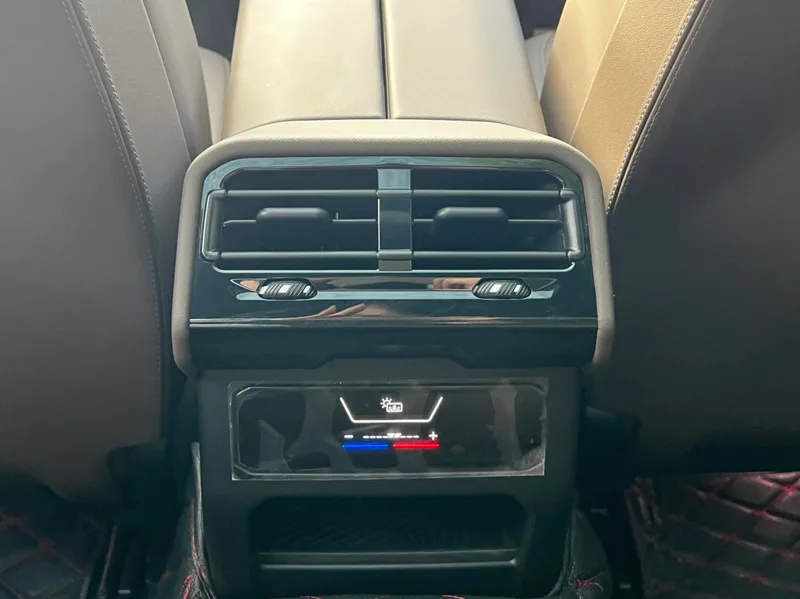 BMW 5 Series 2024 530Li Leading Type M Sports suit interior photo 16 BMW 5 Series 2024 530Li Leading Type M Sports suit interior photo 16