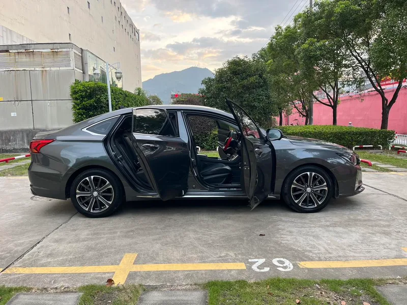 Changan Raeton CC 2022 Blue Whale Edition 1.5T DCT Premium Trim interior photo 12