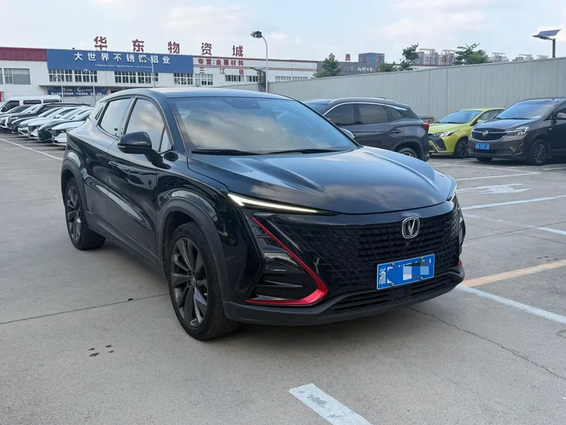 Changan UNI-T 2020 1.5T Премиальная комплектация экстерьер фото 3 Changan UNI-T 2020 1.5T Премиальная комплектация экстерьер фото 3